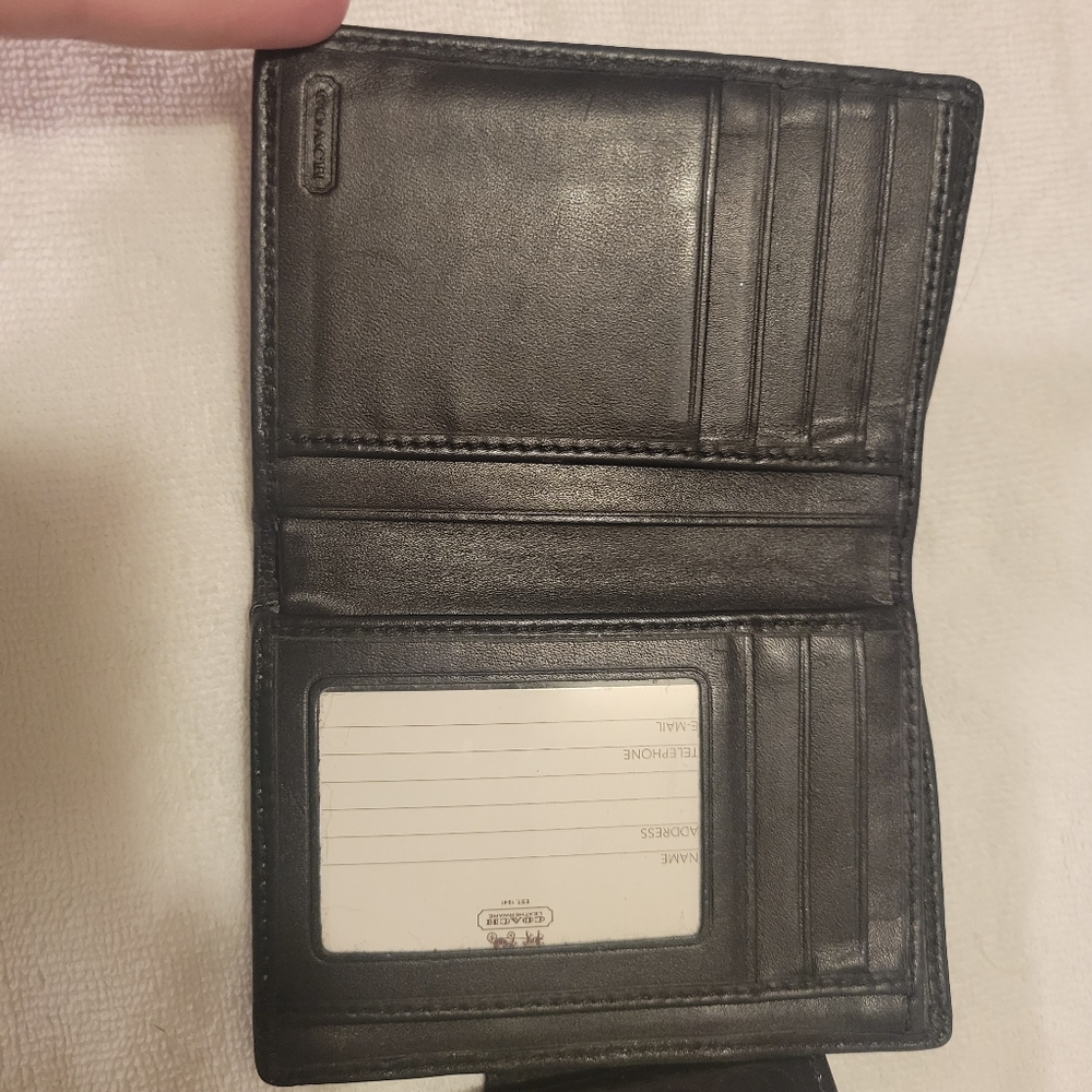 *AUTHENTIC COACH BLACK WALLET* - Picture 2 of 14